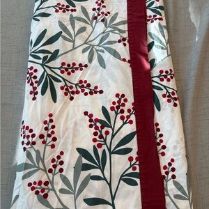 The Company Store 70x120 Holiday Christmas tablecloth